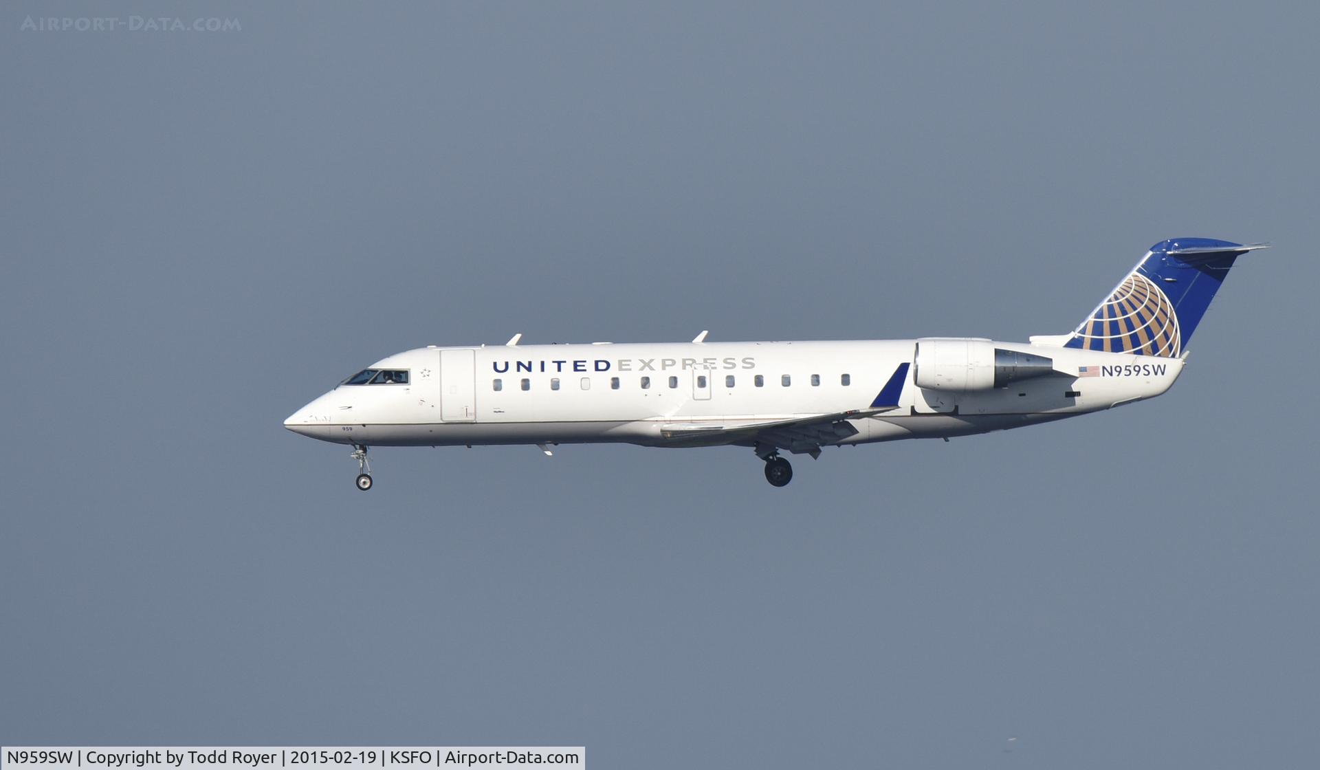 N959SW, 2003 Canadair CL-600-2B19 Regional Jet CRJ-200LR C/N 7840, Landing at SFO