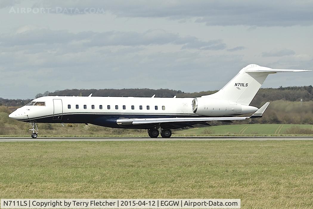 N711LS, 2012 Bombardier BD-700-1A10 Global 6000 C/N 9476, 2012 Bombardier BD-700-1A10 Global 6000, c/n: 9476 at Luton