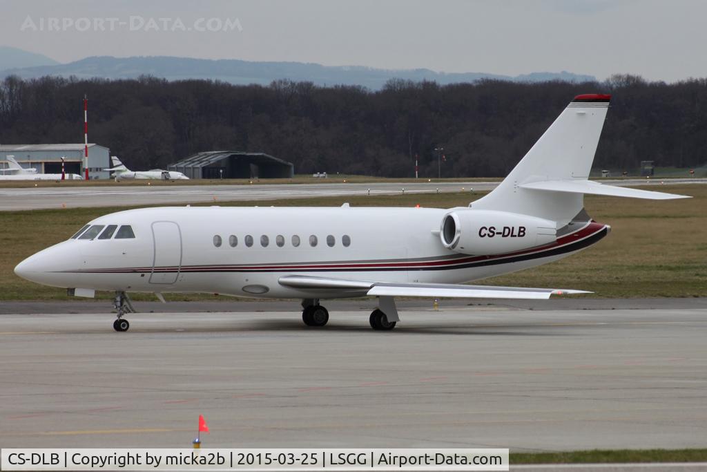 CS-DLB, 2006 Dassault Falcon 2000EX C/N 80, Taxiing