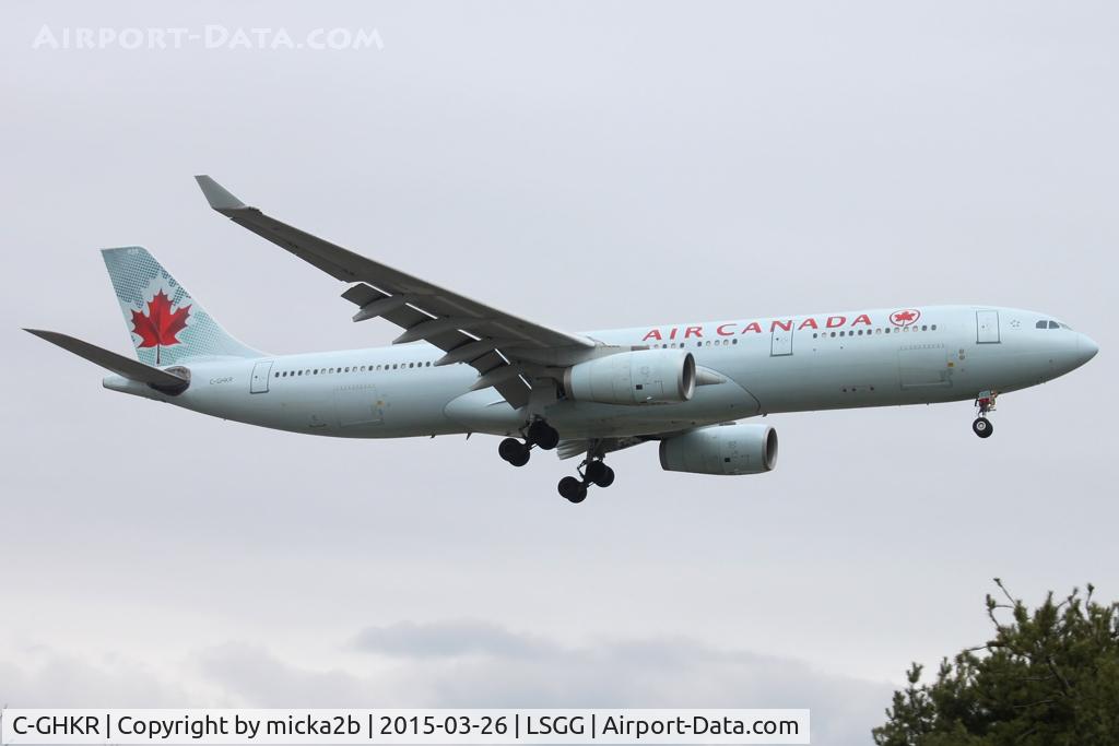 C-GHKR, 2001 Airbus A330-343 C/N 0400, Landing