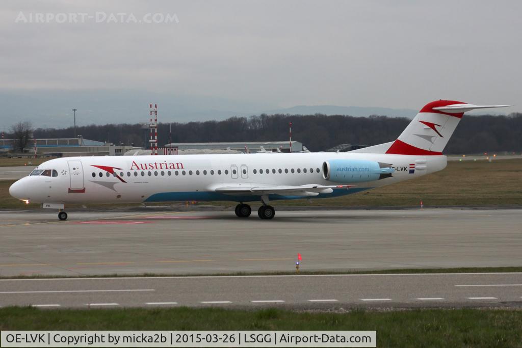 OE-LVK, 1992 Fokker 100 (F-28-0100) C/N 11397, Taxiing
