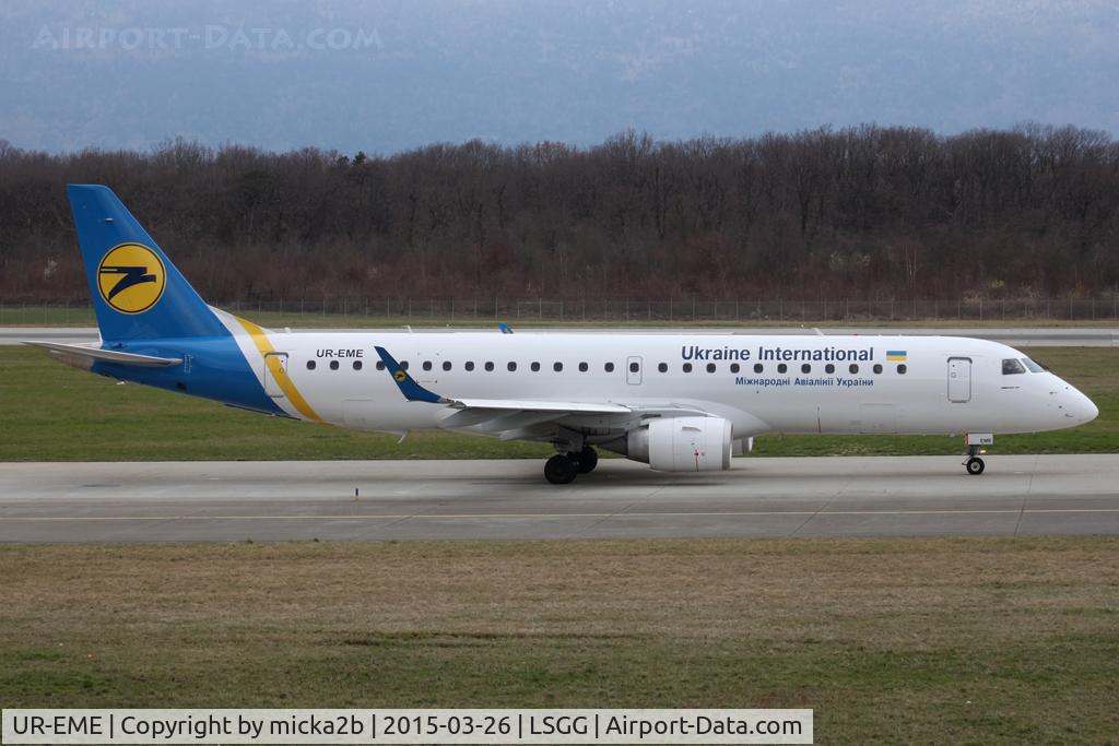 UR-EME, 2013 Embraer 190STD (ERJ-190-100) C/N 19000614, Taxiing