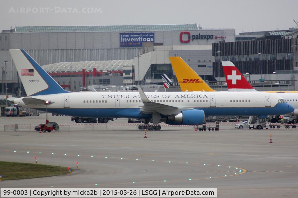 99-0003, 1998 Boeing C-32A (757-200) C/N 29027, Parked