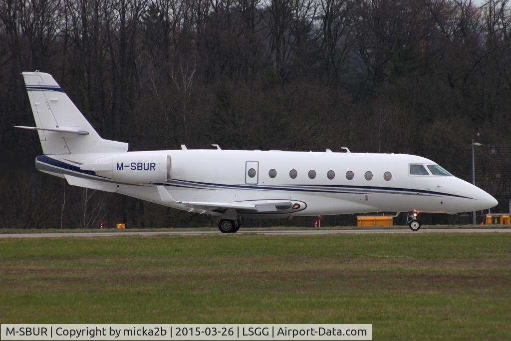 M-SBUR, 2007 Israel Aircraft Industries Gulfstream 200 C/N 174, Taxiing