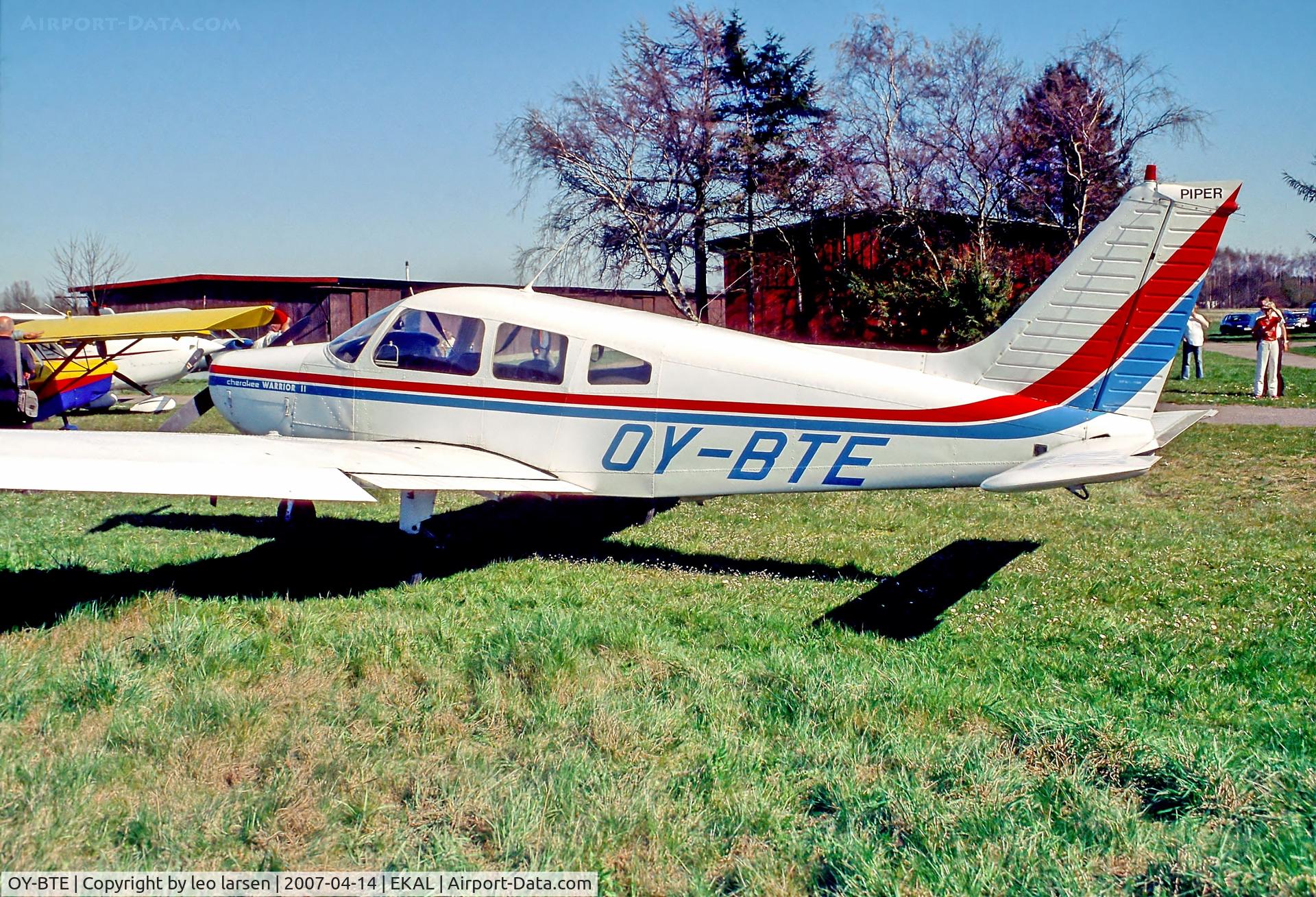 OY-BTE, 1977 Piper PA-28-161 Warrior II C/N 28-7716161, Allerød Denmark 14.4.07