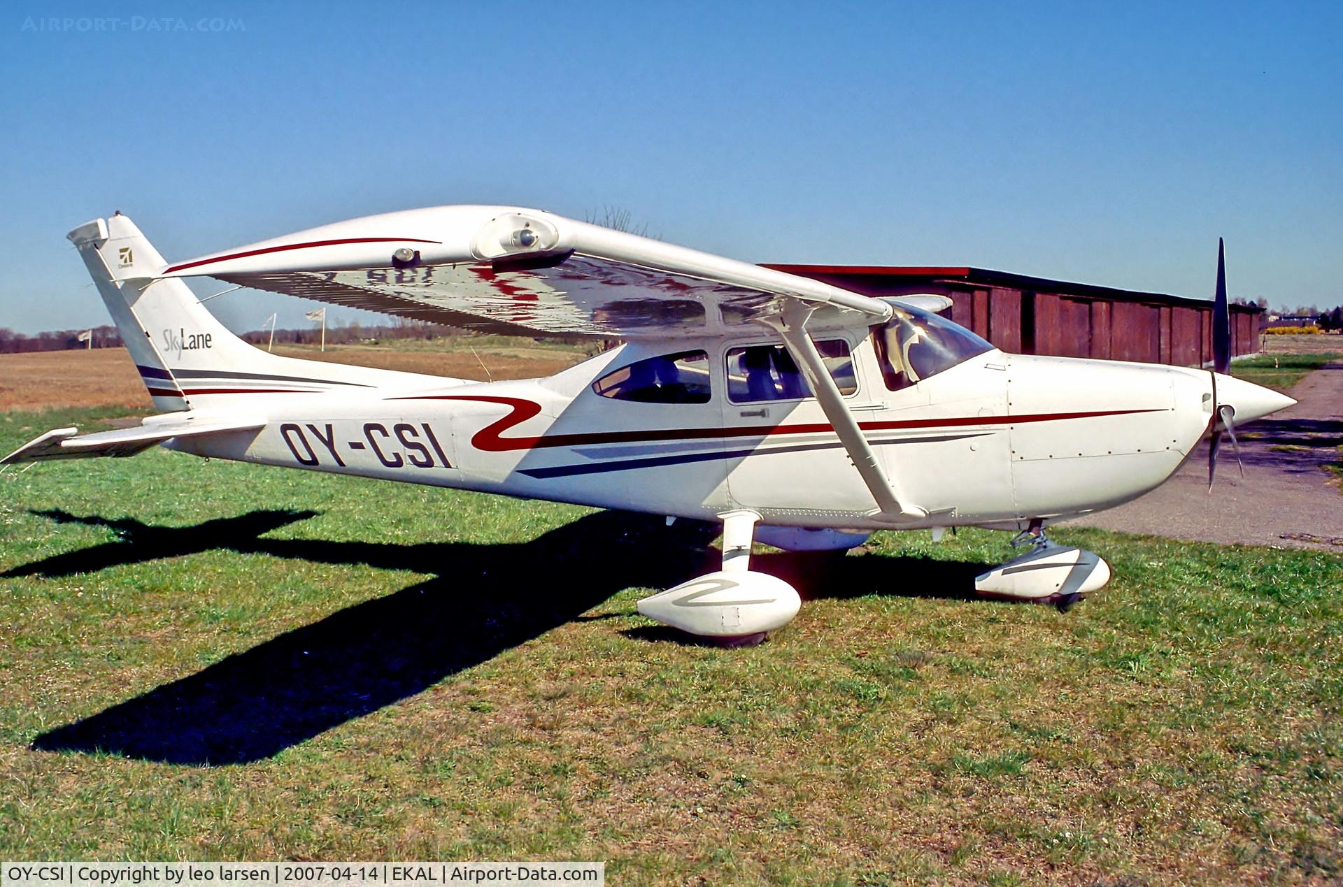OY-CSI, 2001 Cessna 182T Skylane Skylane C/N 18281060, Allerød Denmark 14.4.07