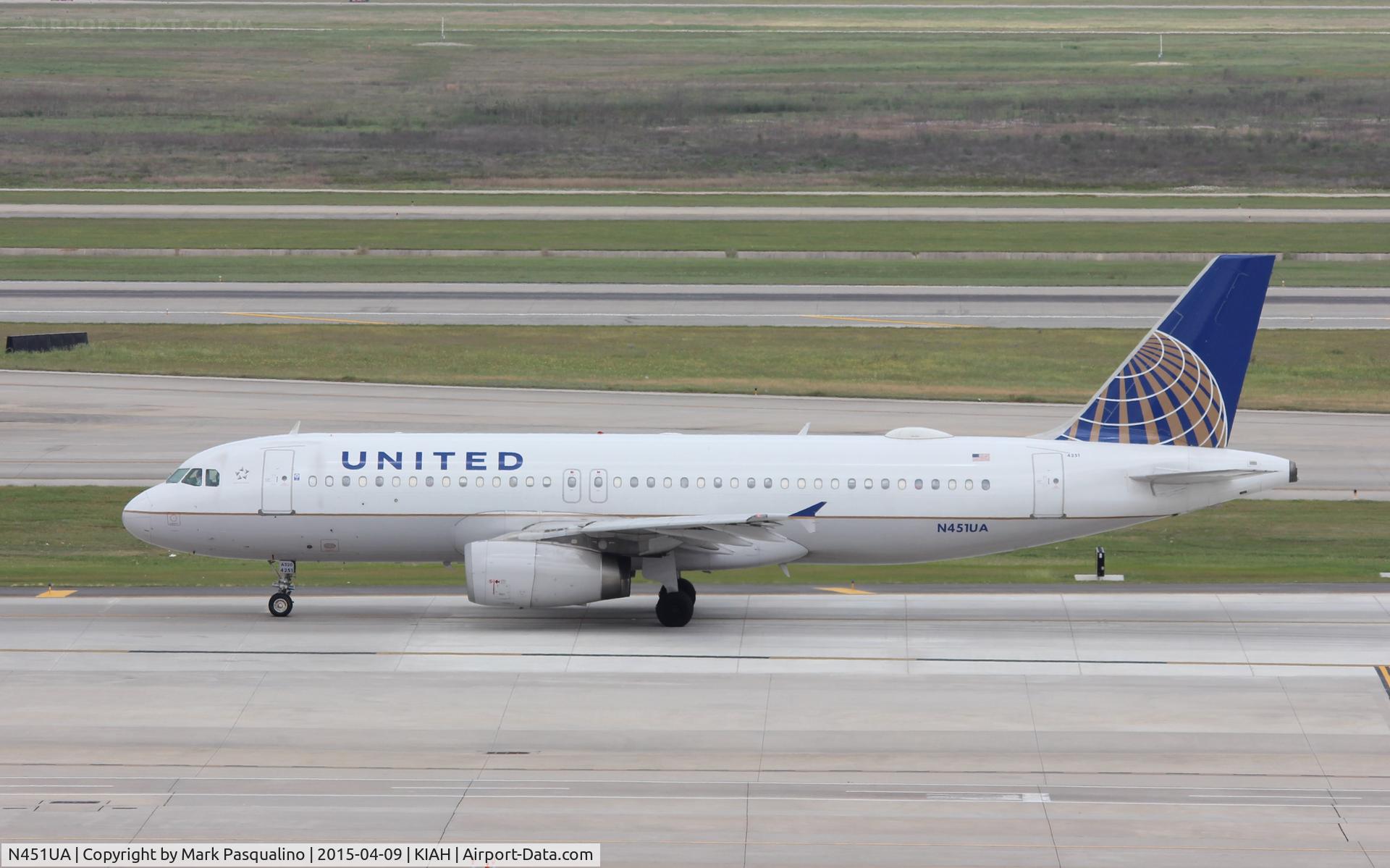 N451UA, 1998 Airbus A320-232 C/N 865, Airbus A320