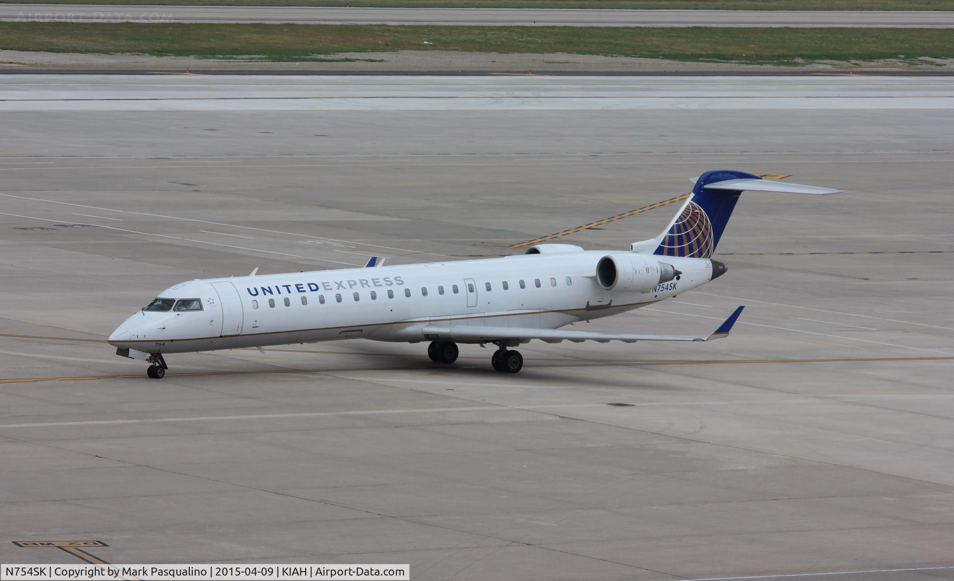 N754SK, 2005 Bombardier CRJ-701 (CL-600-2C10) Regional Jet C/N 10215, CL-600-2C10