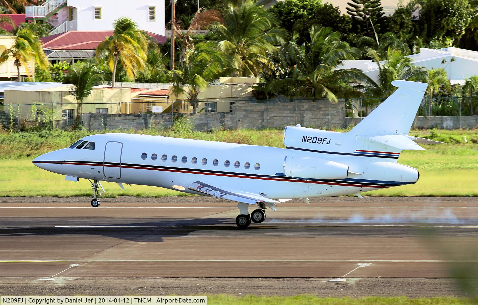 N209FJ, 1996 Dassault Falcon 900EX C/N 02, N209FJ landing at TNCM