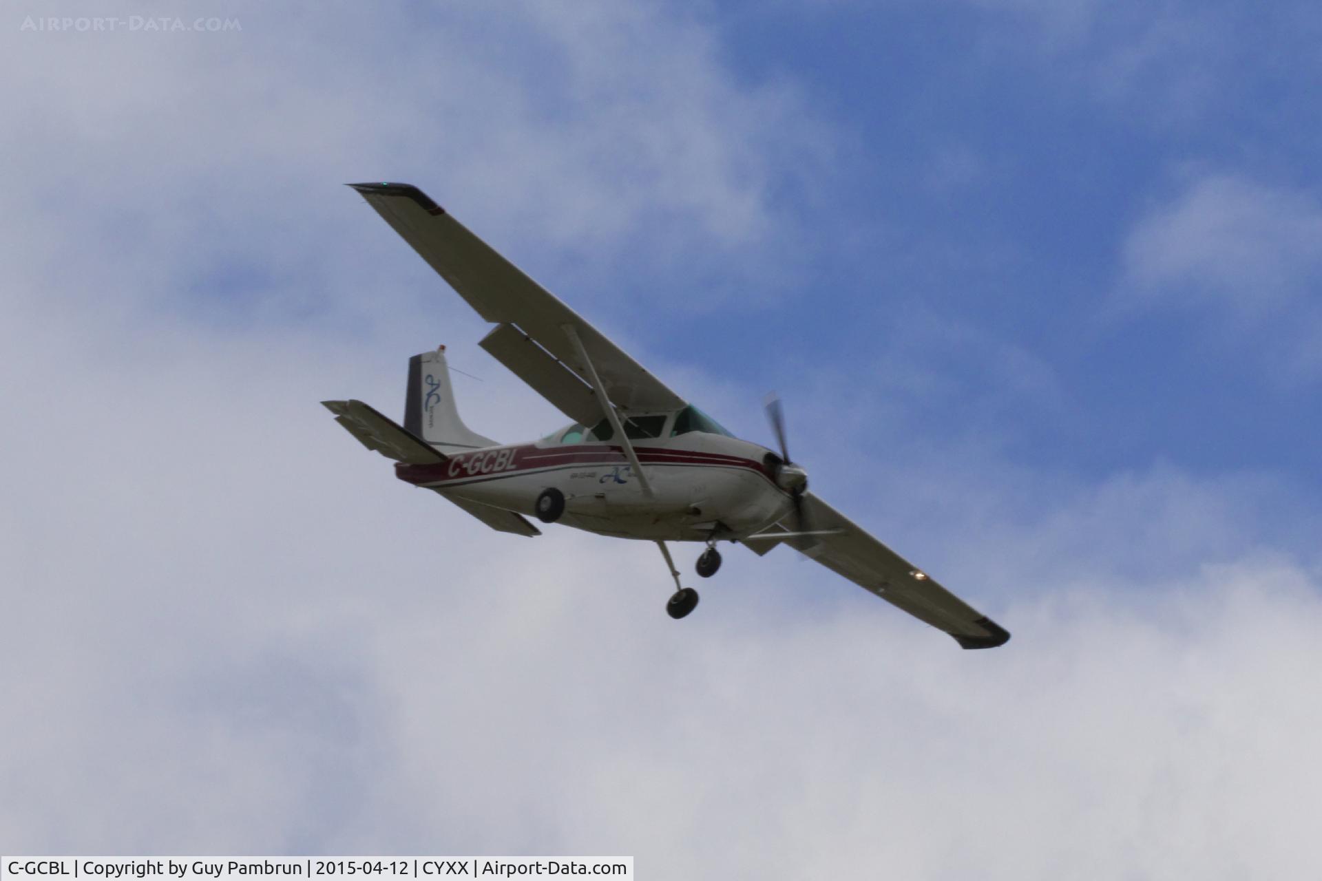 C-GCBL, Cessna 210C C/N 21058151, Landing