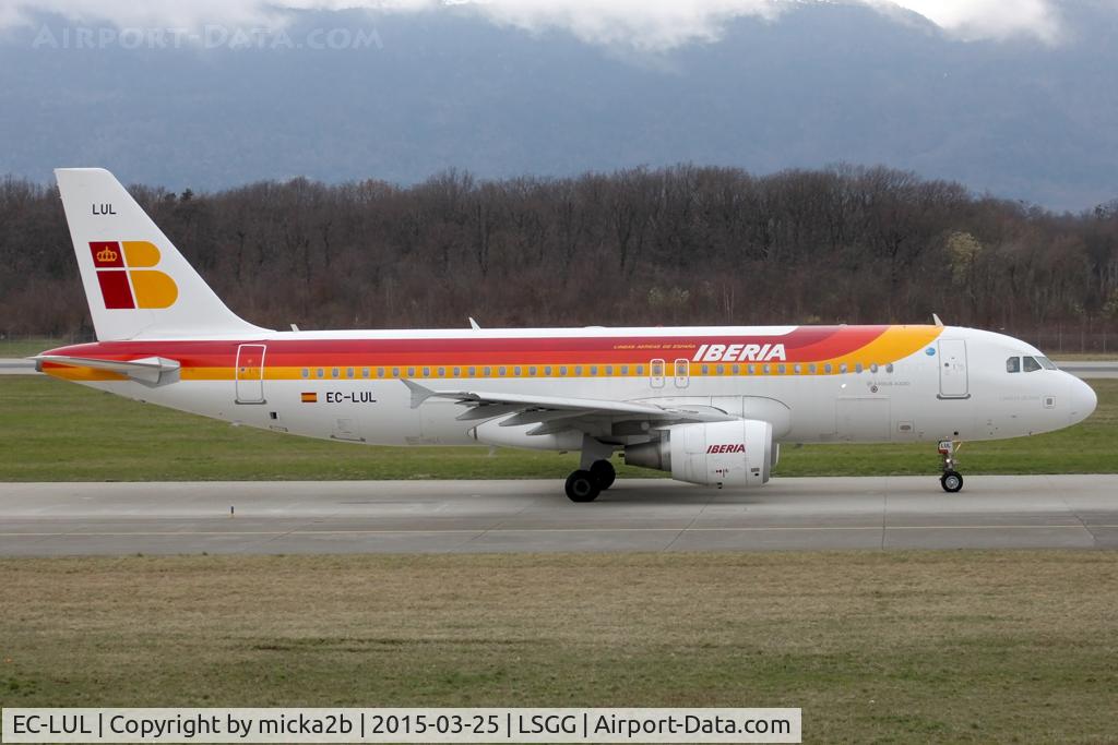 EC-LUL, 2013 Airbus A320-216 C/N 5486, Taxiing