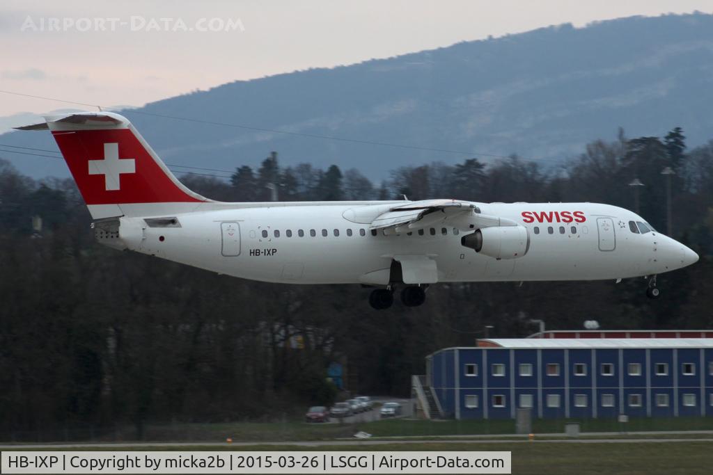 HB-IXP, 1996 British Aerospace Avro 146-RJ100 C/N E3283, Landing