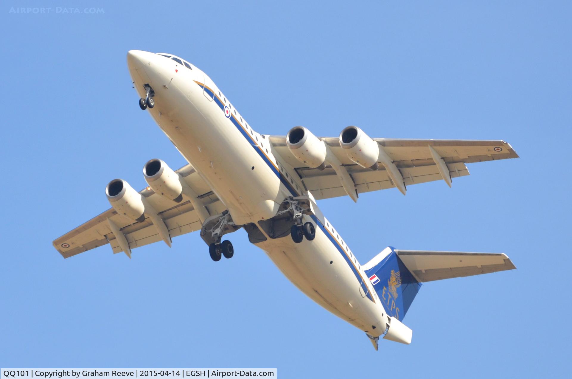 QQ101, 2000 British Aerospace Avro 146-RJ100 C/N E3368, On approach to Norwich.