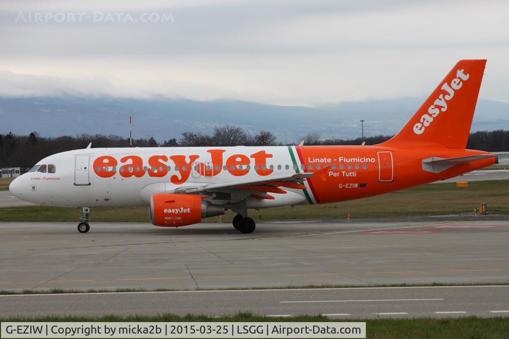 G-EZIW, 2005 Airbus A319-111 C/N 2578, Taxiing