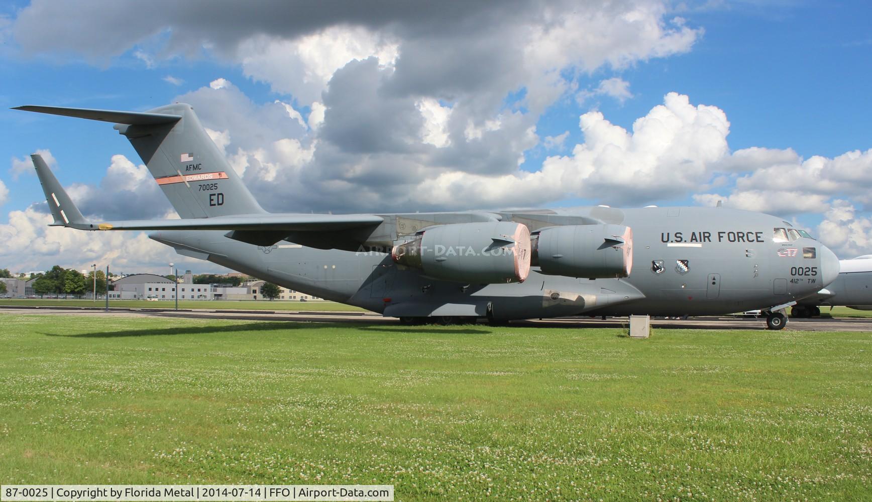 87-0025, 1987 McDonnell Douglas C-17A Globemaster III C/N F-001/T-1, C-17A