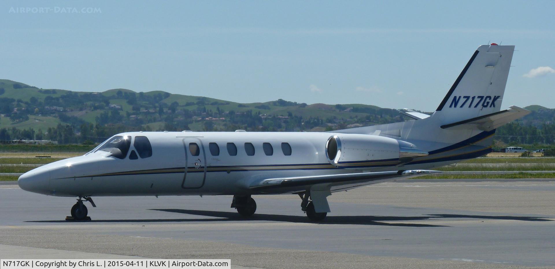 N717GK, 2001 Cessna 550 C/N 550-0971, A transient 2001 Cessna Citation II sitting on the ramp at Livermore Municipal.