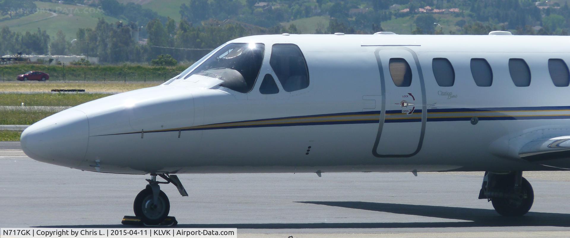 N717GK, 2001 Cessna 550 C/N 550-0971, A transient 2001 Cessna Citation II sitting on the ramp at Livermore Municipal Airport.
