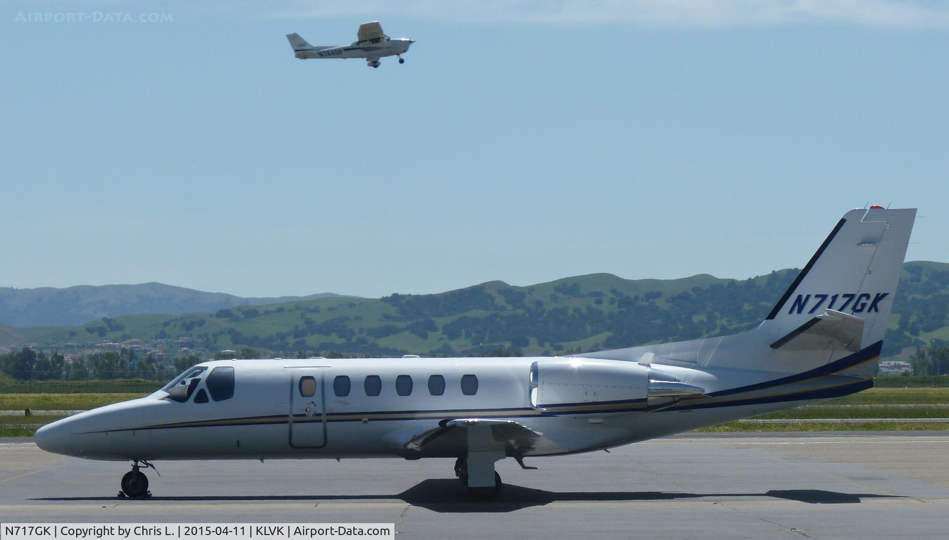 N717GK, 2001 Cessna 550 C/N 550-0971, A transient 2001 Cessna Citation II sitting on the ramp at Livermore Municipal Airport.