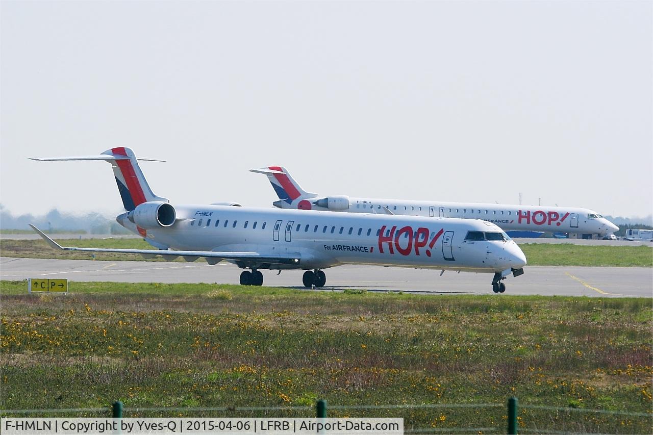 F-HMLN, 2012 Bombardier CRJ-1000EL NG (CL-600-2E25) C/N 19024, Canadair Regional Jet CRJ-1000, Taxiing to boarding area, Brest-Bretagne airport (LFRB-BES)
