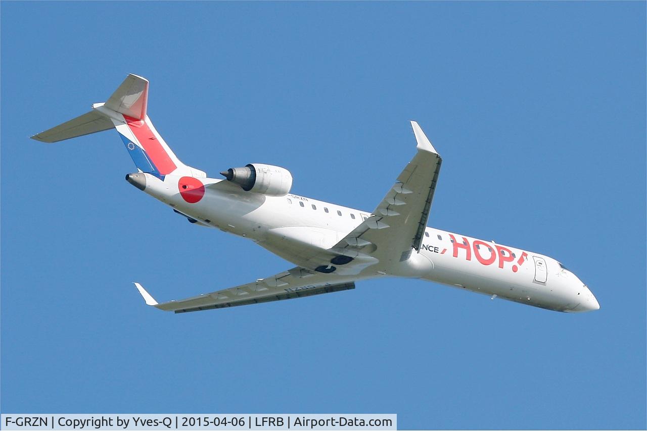F-GRZN, 2007 Canadair CRJ-700 (CL-600-2C10) Regional Jet C/N 10264, Canadair Regional Jet CRJ-700, Take-off rwy 07R, Brest Bretagne Airport (LFRB-BES)