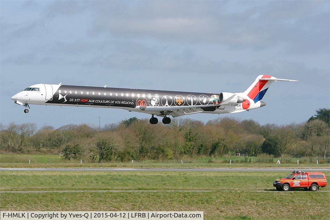 F-HMLK, 2011 Bombardier CRJ-1000EL NG (CL-600-2E25) C/N 19016, Canadair CRJ-1000, On final rwy 25L, Brest-Bretagne airport (LFRB-BES)