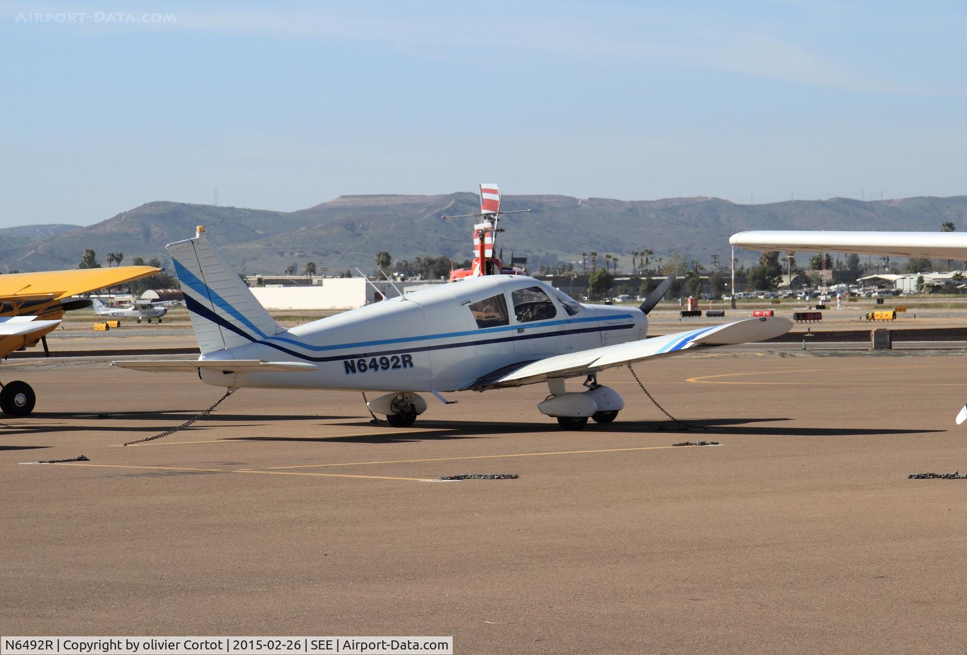 N6492R, 1966 Piper PA-28-140 C/N 28-21684, Gillespie field