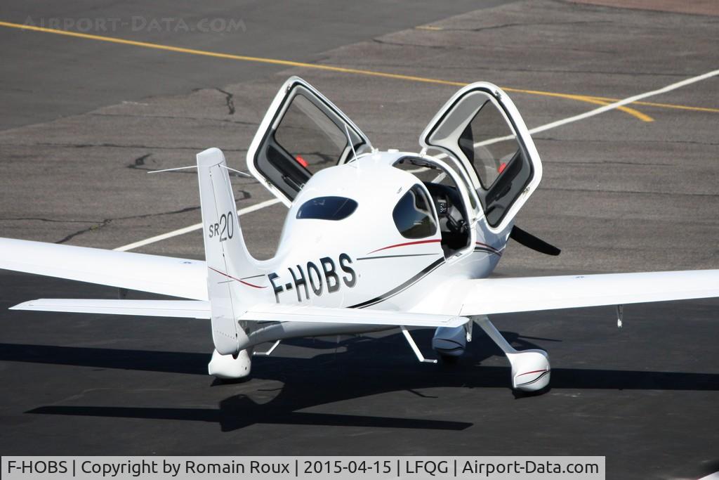 F-HOBS, Cirrus SR20 C/N 2234, Parked for refuelling