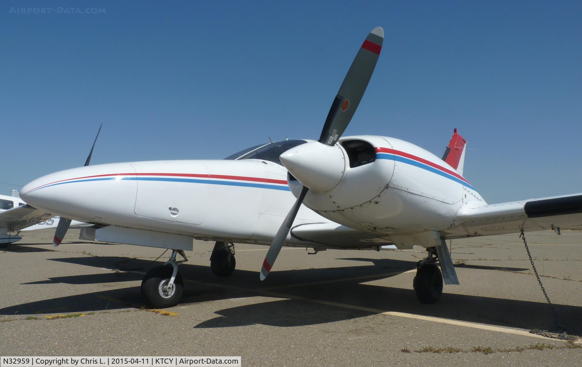 N32959, 1975 Piper PA-34-200T C/N 34-7570069, A nice 1975 Piper Seneca sitting on the ramp at Tracy Municipal Airport. This was 1 of the 3 twin engines on the ramp at Tracy.
