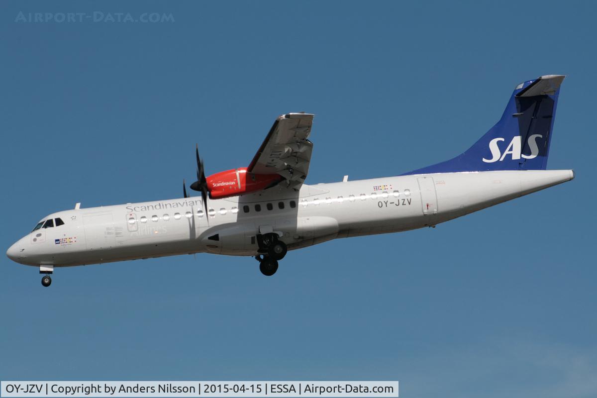 OY-JZV, 2008 ATR 72-212A C/N 789, On short final for runway 26.