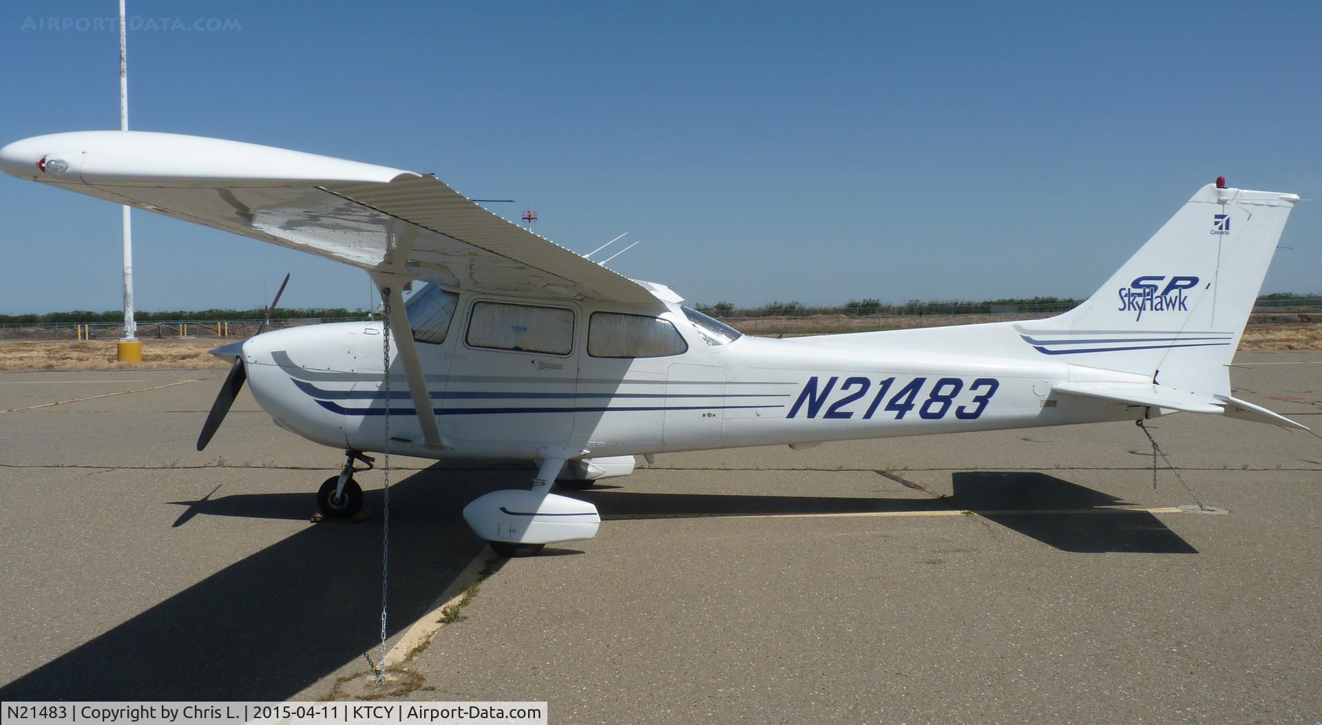 N21483, 2003 Cessna 172S C/N 172S9515, A very nice 2003 Cessna 172S sitting on the ramp at Tracy Municipal Airport.