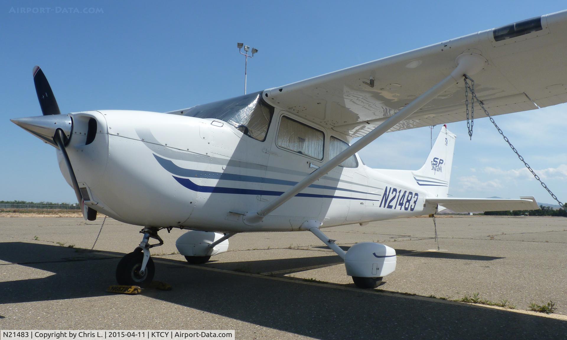 N21483, 2003 Cessna 172S C/N 172S9515, A very nice 2003 Cessna 172S sitting on the ramp at Tracy Municipal Airport.