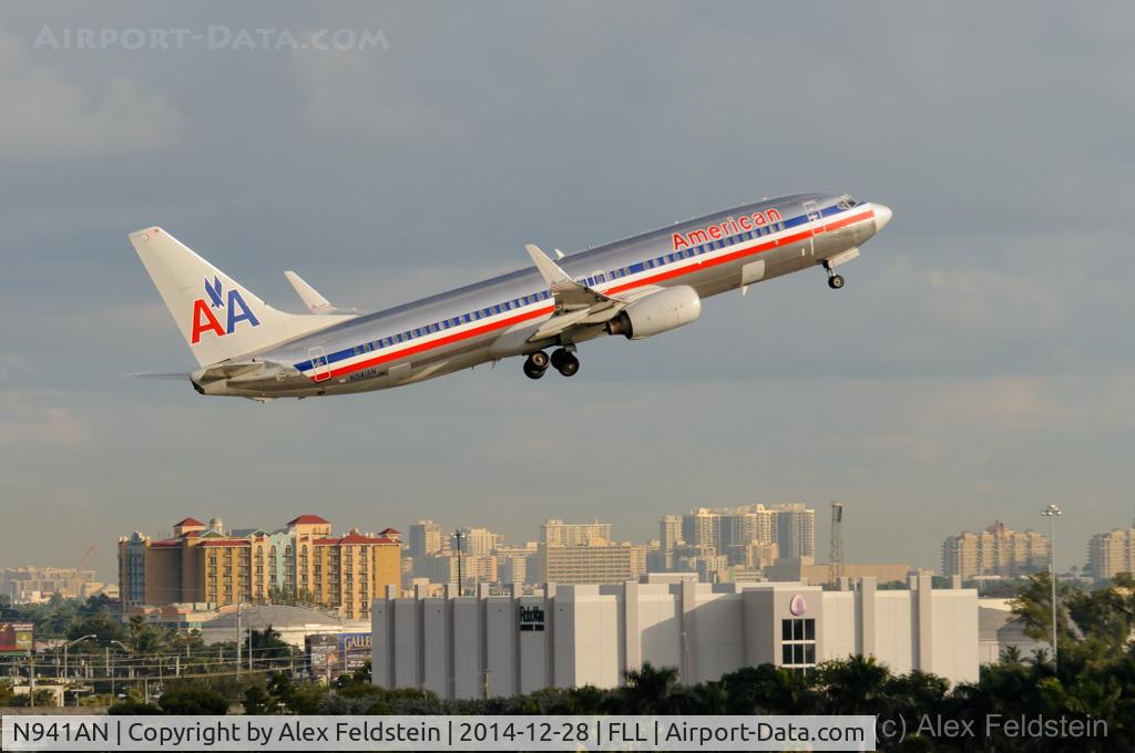 N941AN, 2000 Boeing 737-823 C/N 29534, Ft. Lauderdale
