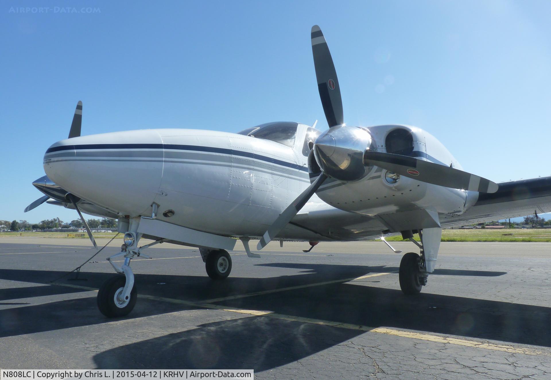 N808LC, 1980 Beech 58P Baron C/N TJ-319, A transient 1980 Beechcraft Baron 58 sitting on the transient ramp at Reid Hillview.