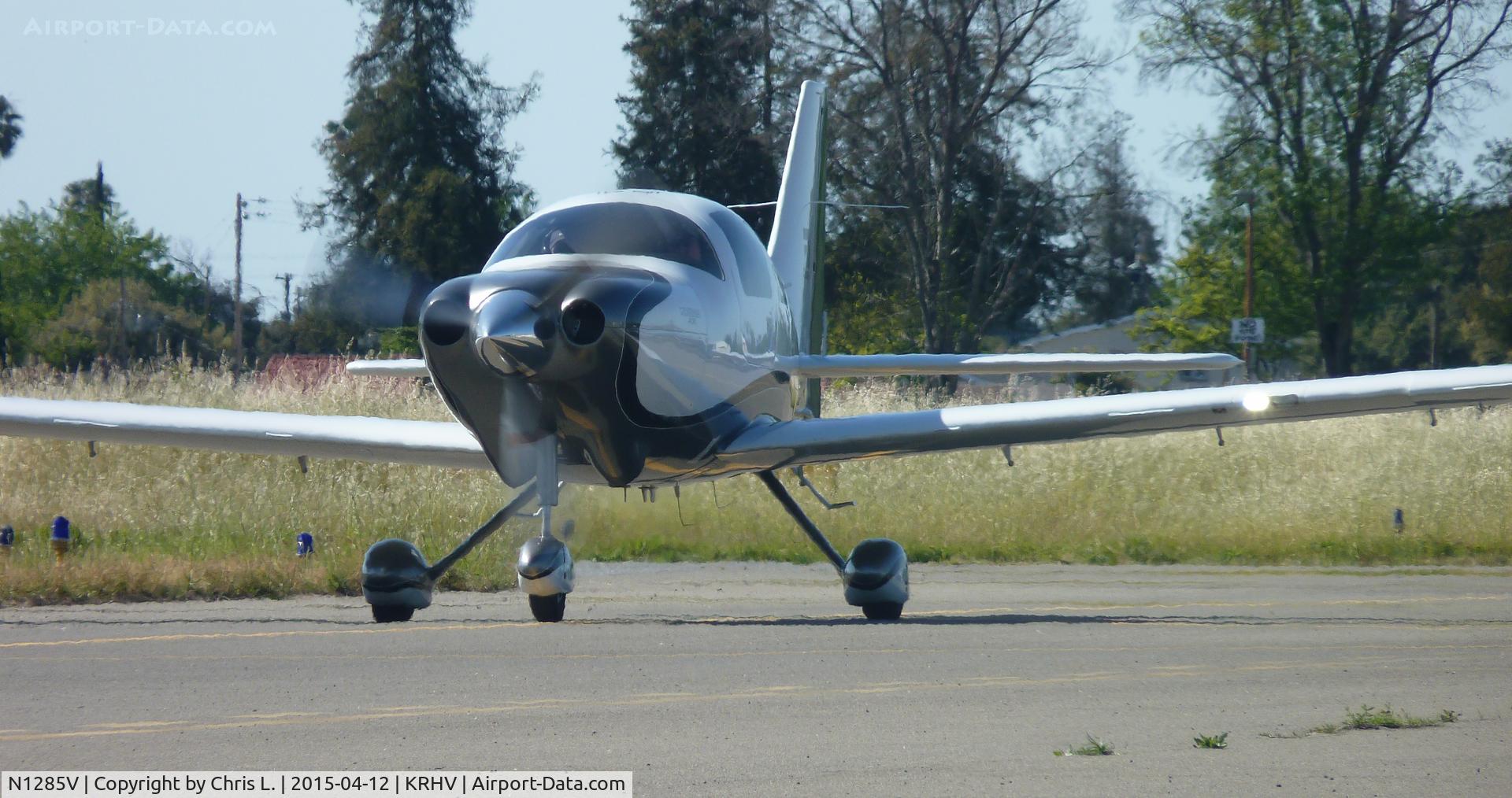 N1285V, 2008 Cessna LC41-550FG C/N 411085, A local 2008 Cessna 400 taxing back to its hangar.