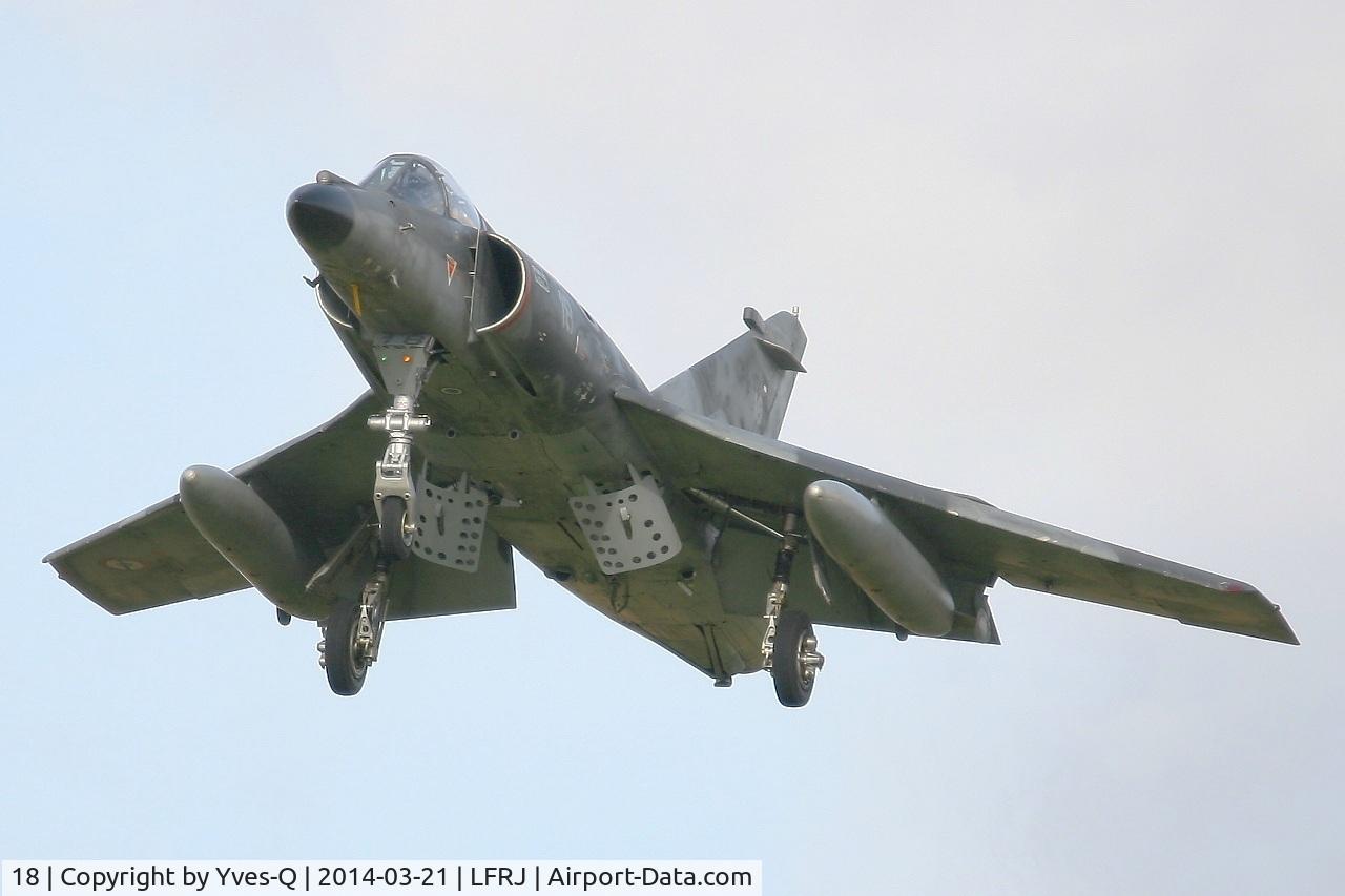 18, Dassault Super Etendard C/N 18, Dassault Super Etendard M, Short approach rwy 26, Landivisiau Naval Air Base (LFRJ)
