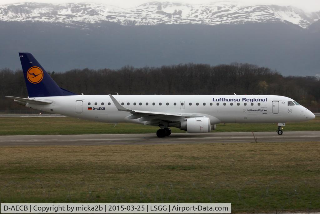 D-AECB, 2009 Embraer 190LR (ERJ-190-100LR) C/N 19000332, Taxiing