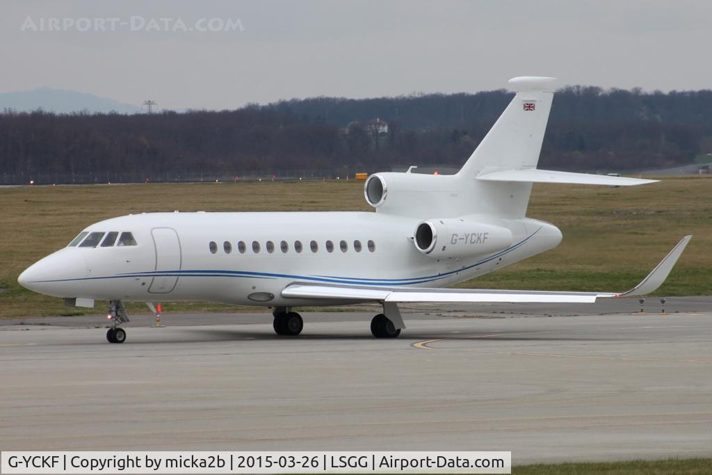 G-YCKF, 2011 Dassault Falcon 900LX C/N 256, Taxiing