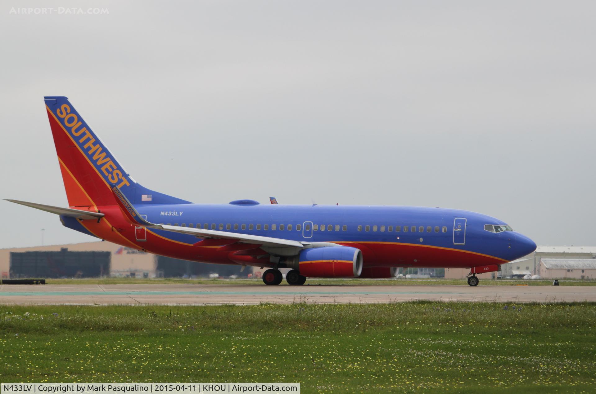 N433LV, 2003 Boeing 737-7H4 C/N 33716, Boeing 737-700