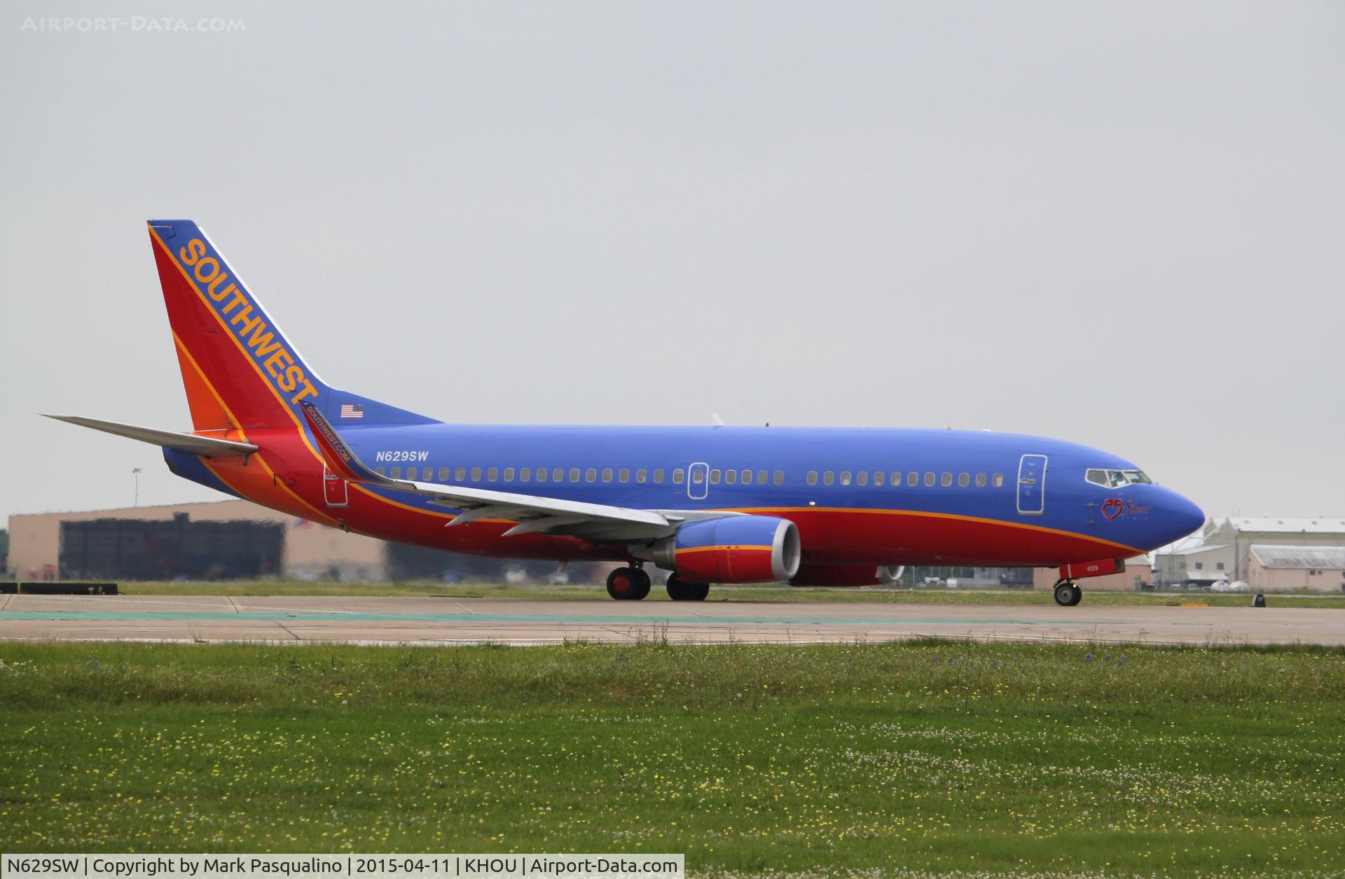 N629SW, 1996 Boeing 737-3H4 C/N 27704, Boeing 737-300