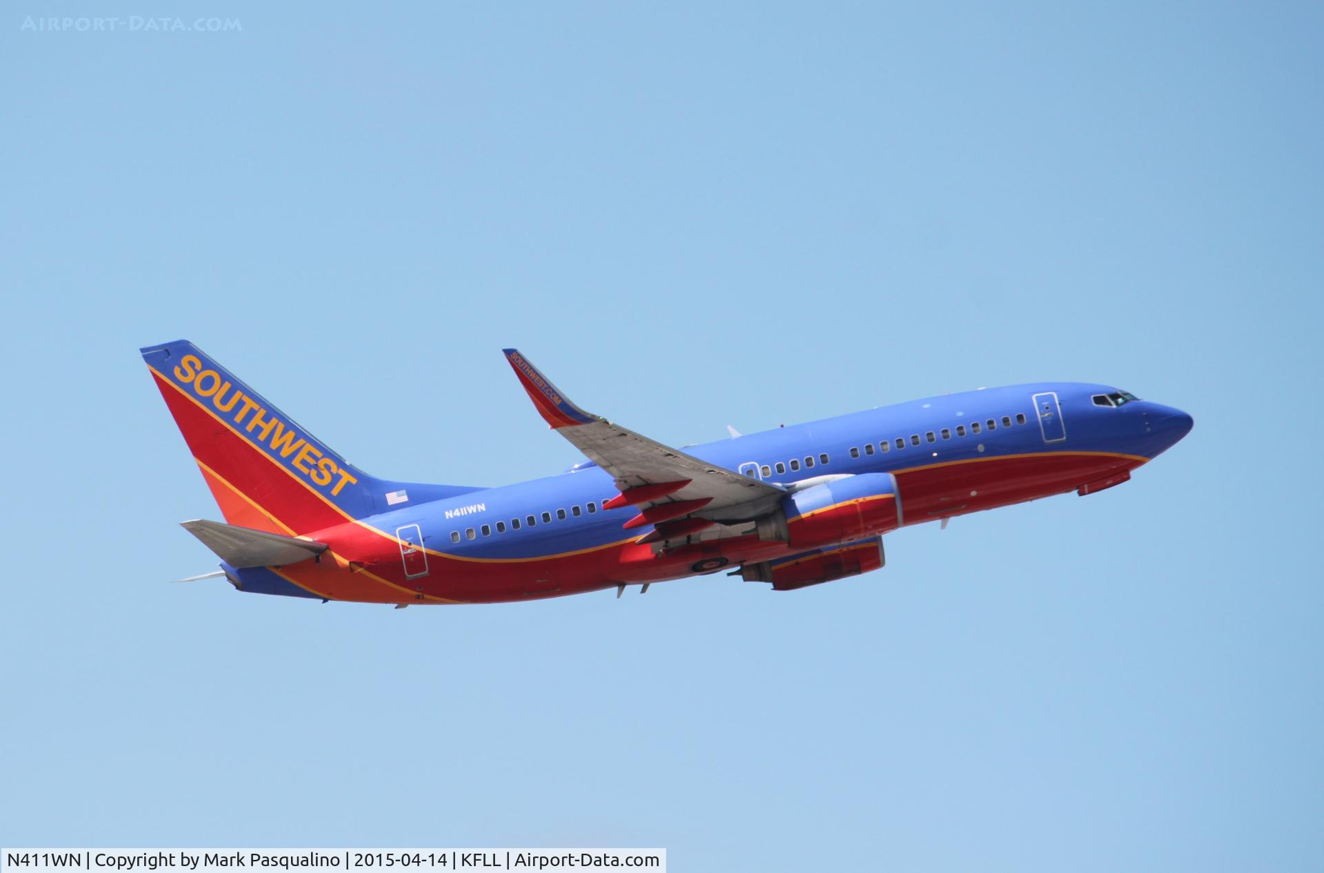 N411WN, 2001 Boeing 737-7H4 C/N 29821, Boeing 737-700