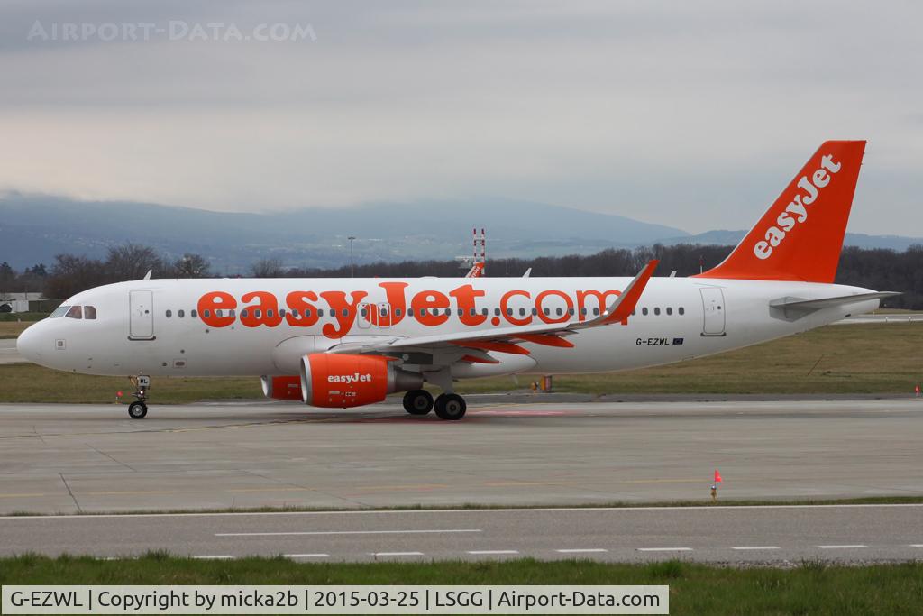 G-EZWL, 2013 Airbus A320-214 C/N 5702, Taxiing