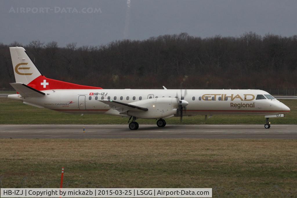 HB-IZJ, 1995 Saab 2000 C/N 2000-015, Taxiing