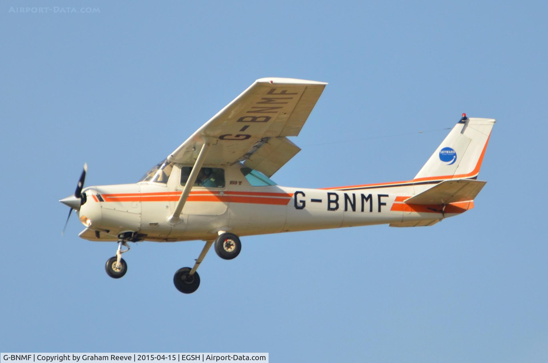 G-BNMF, 1982 Cessna 152 C/N 152-85563, Landing at Norwich.