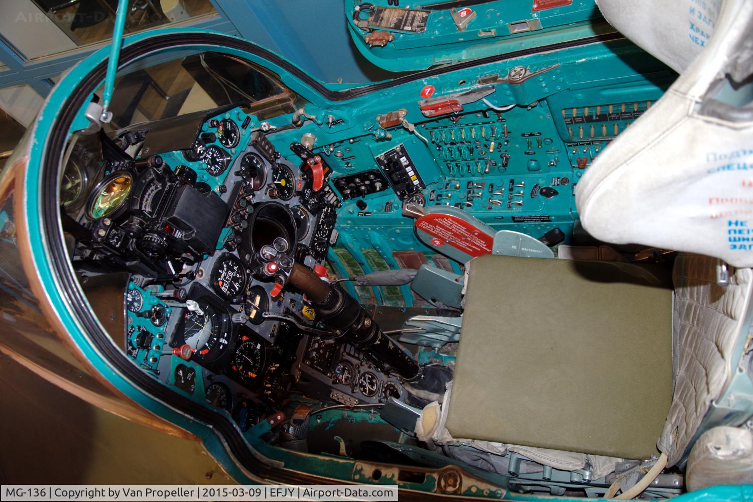 MG-136, Mikoyan-Gurevich MiG-21bis C/N N75098129, The cockpit of MiG-21bis MG-136 of the Finnish Air Force. The front fuselage has been preserved in the Aviation Museum of Central Finland at Tikkakoski.