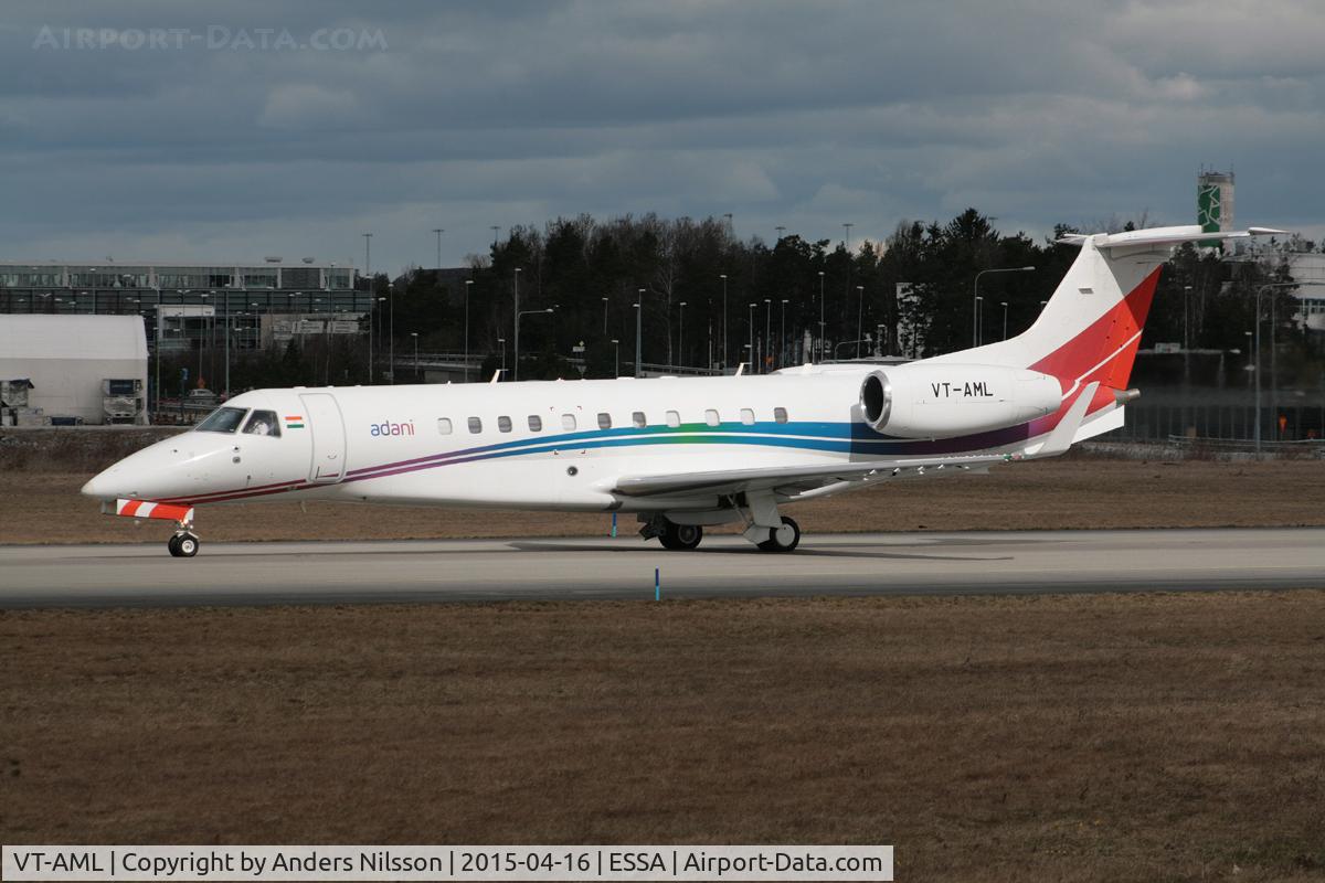 VT-AML, 2013 Embraer EMB-135BJ Legacy 650 C/N 14501144, Taxiing for departure back to Ahmedabad, India.