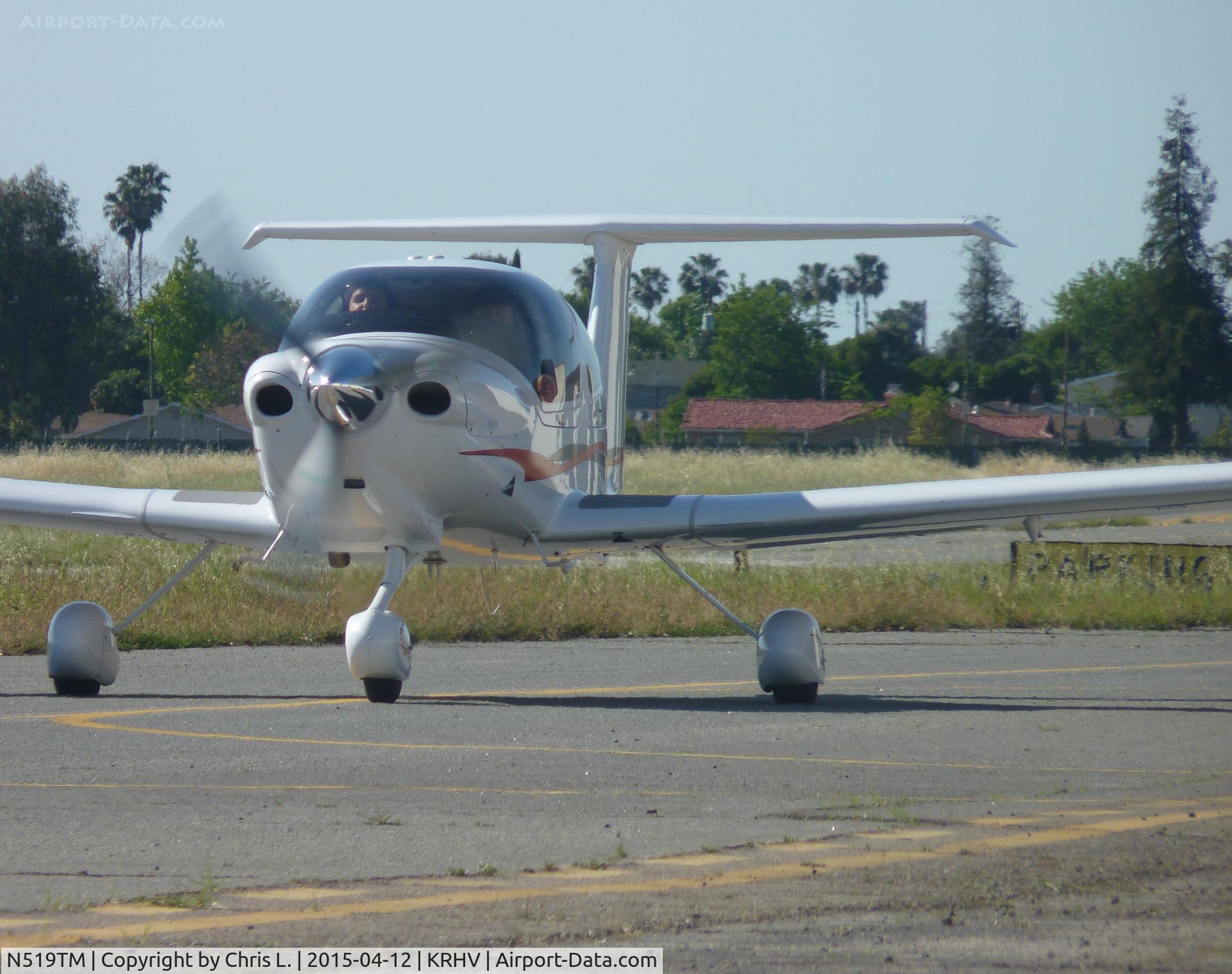 N519TM, 2007 Diamond DA-40 Diamond Star C/N 40.818, A 2007 Diamond Star 40 taxing to runway 31R at Reid Hillview.