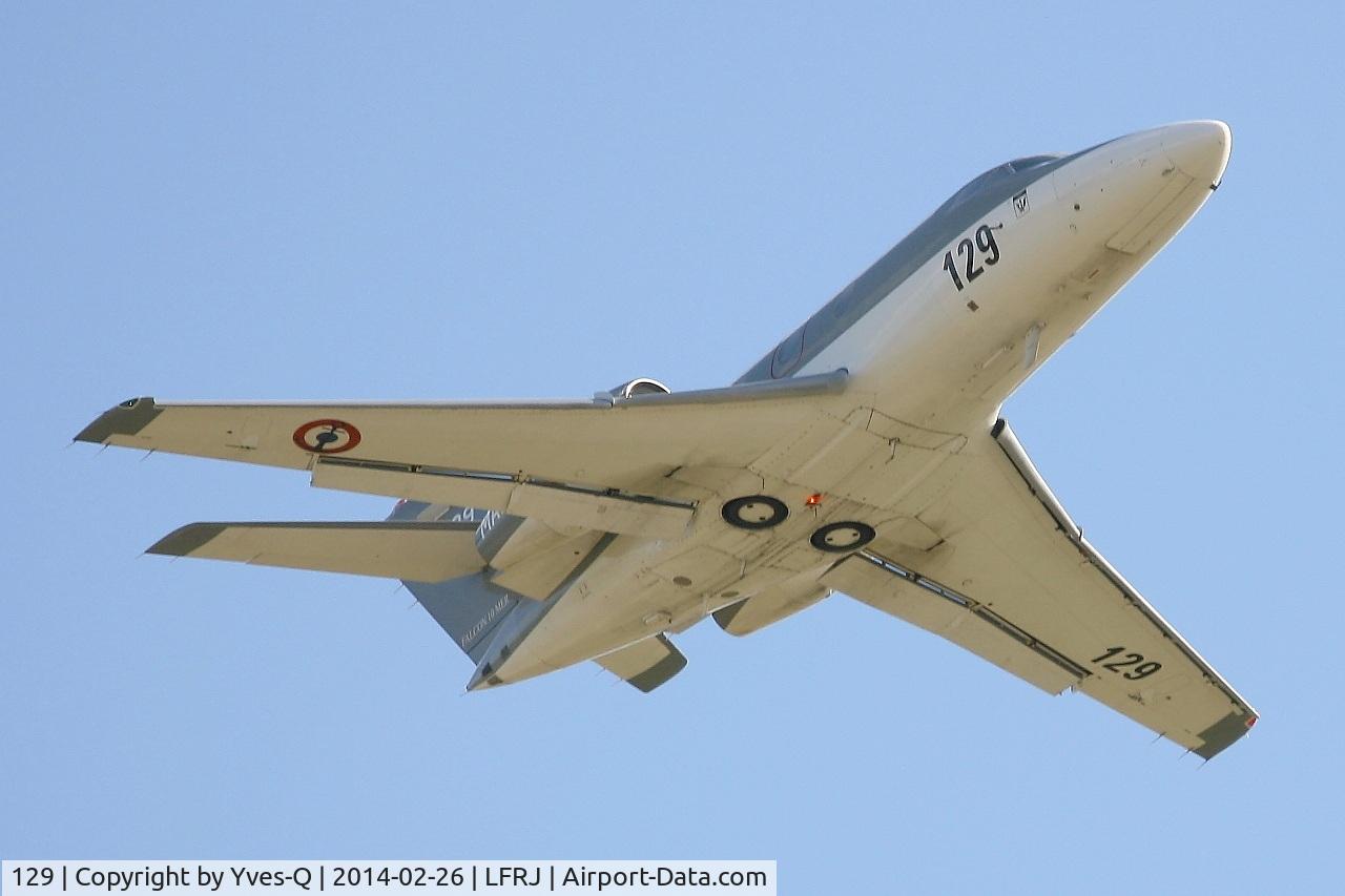 129, 1978 Dassault Falcon 10MER C/N 129, Dassault Falcon 10MER, Take-off rwy 26, Landivisiau Naval Air Base (LFRJ)