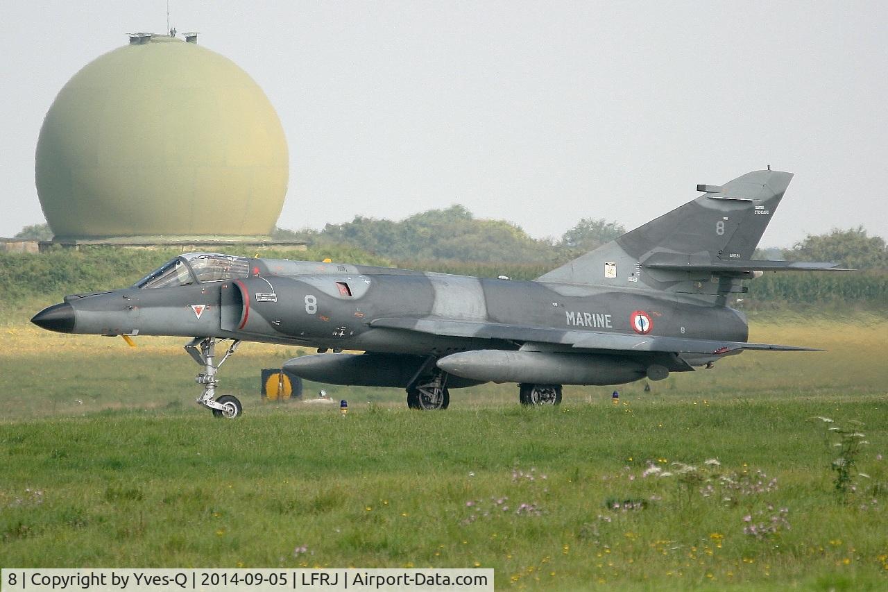 8, Dassault Super Etendard C/N 8, Dassault Super Etendard M, Taxiing to holding point rwy 08, Landivisiau Naval Air Base (LFRJ)