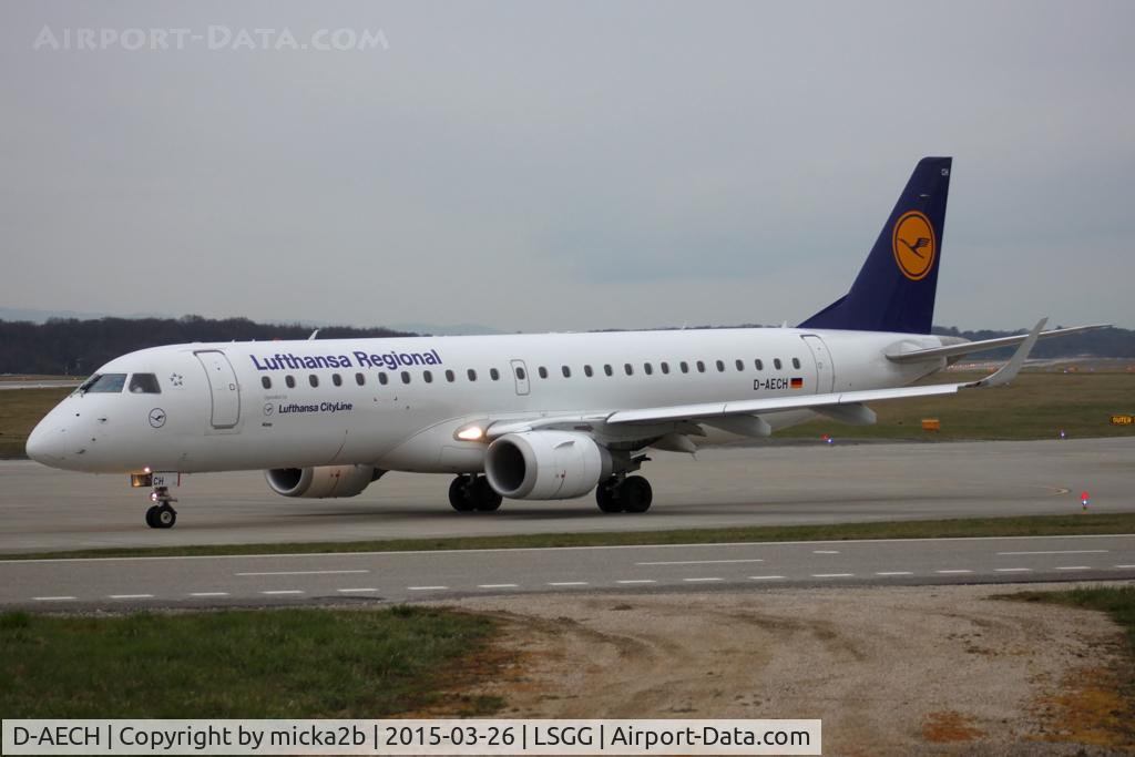 D-AECH, 2010 Embraer 190LR (ERJ-190-100LR) C/N 19000376, Taxiing