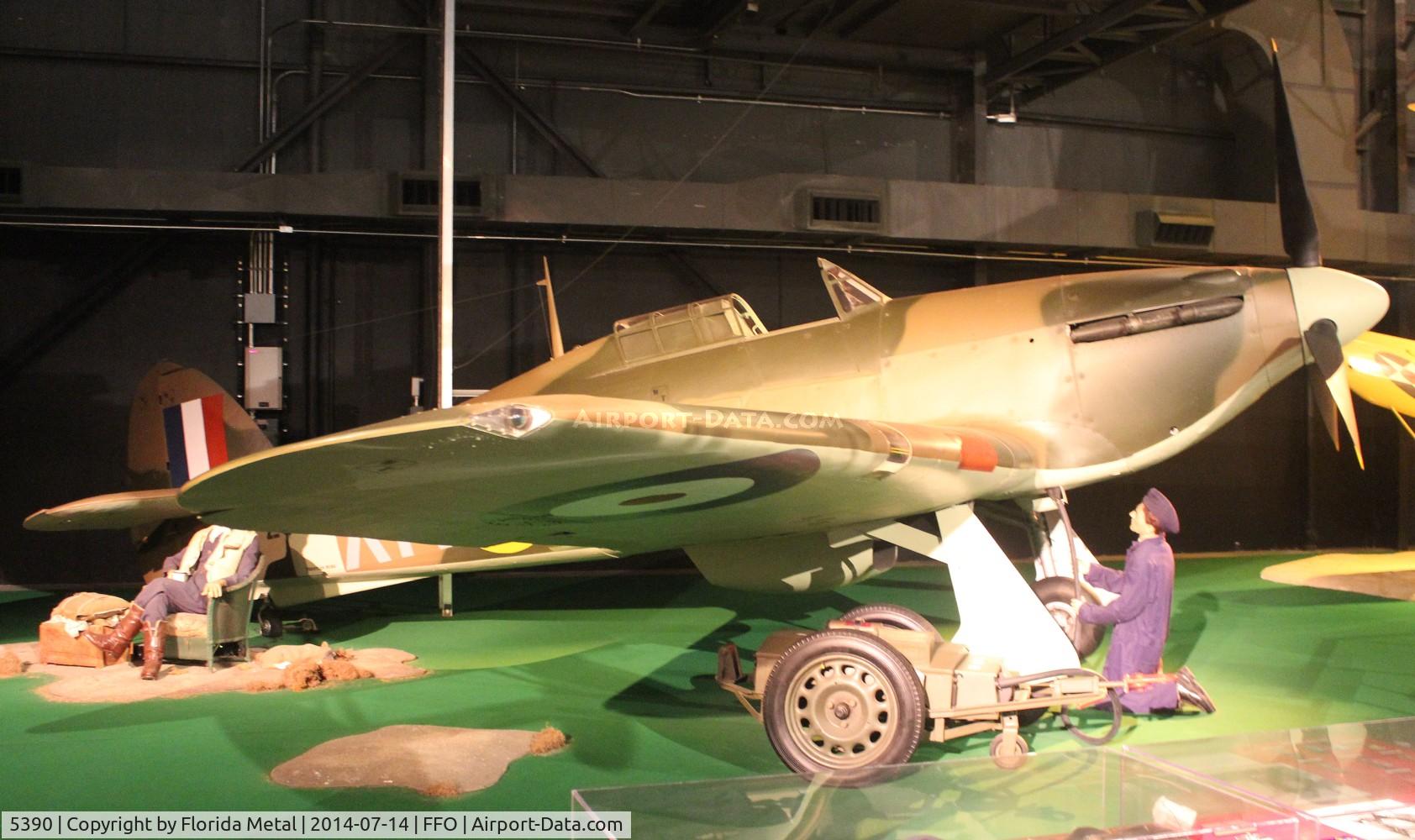 5390, Hawker (CCF) Hurricane Mk12 C/N 42025, Hurricane XII